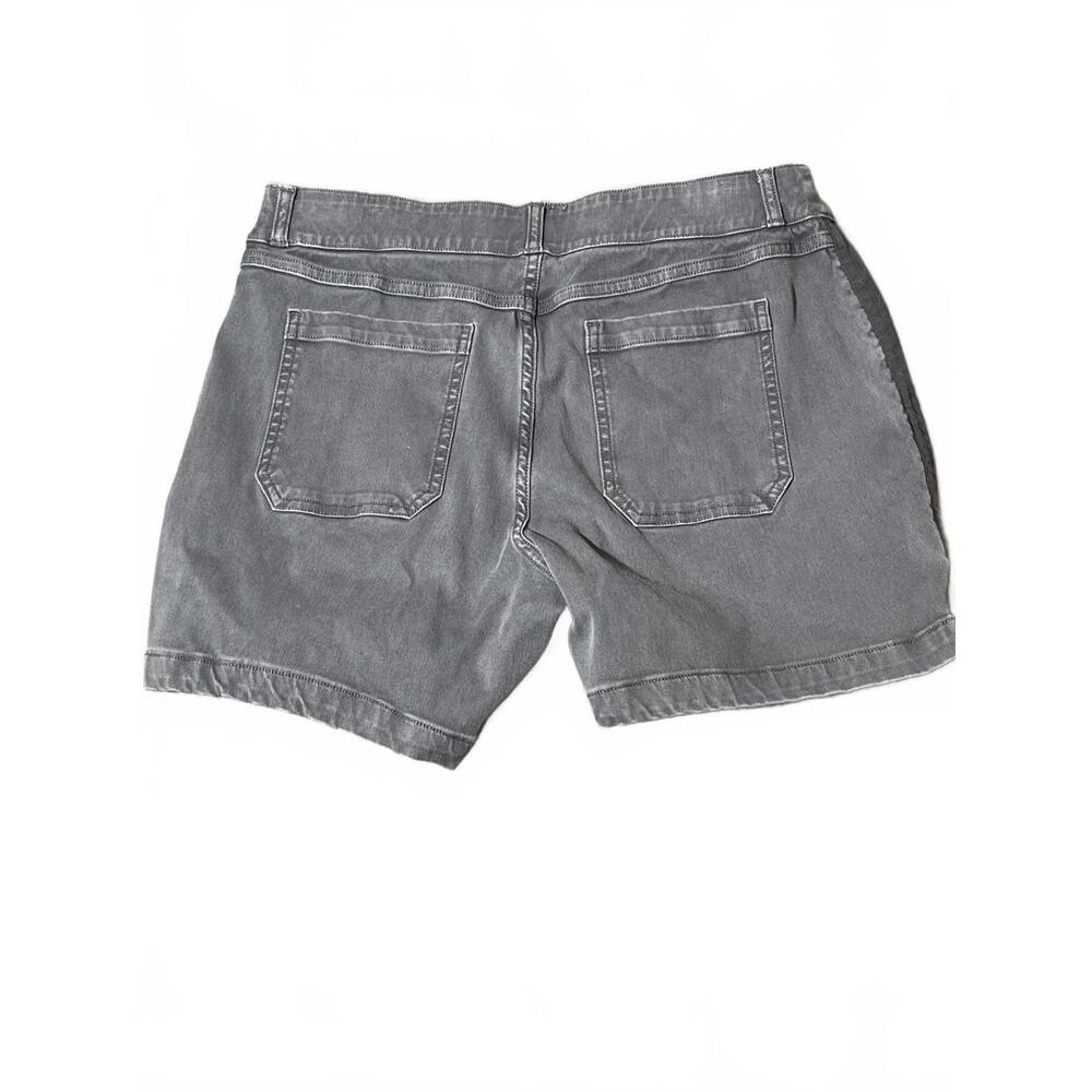 Spanx Women's Gray Twill Shorts - Size Large Compression Trim Accent - Picture 7 of 7